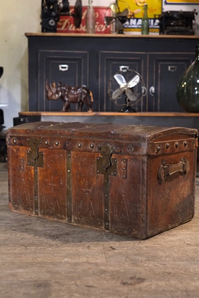 malle ancienne de voyage