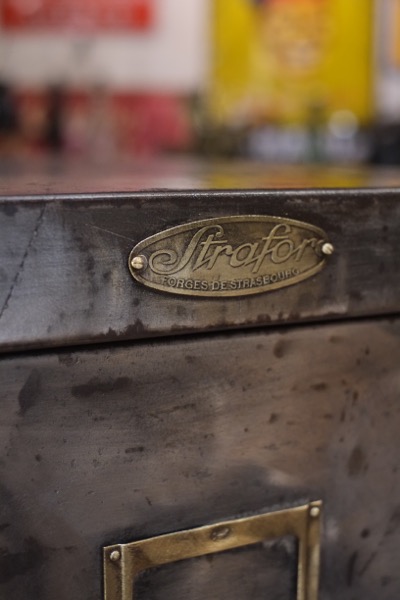 logo meuble strafor laiton