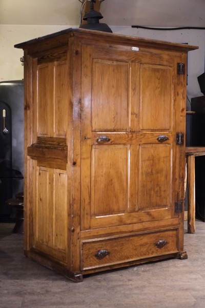 meuble de matier ancien boucherie