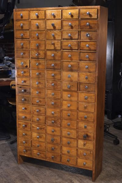 meuble de metier ancien a 80 tiroirs