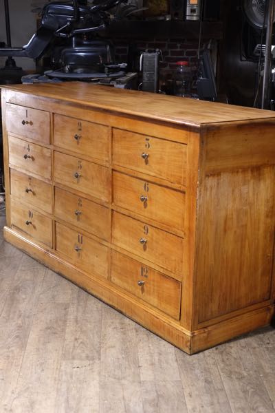 mobilier de metier ancien de commerce brocante à chiner