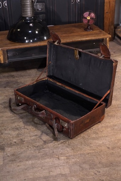 malle en metal militaire