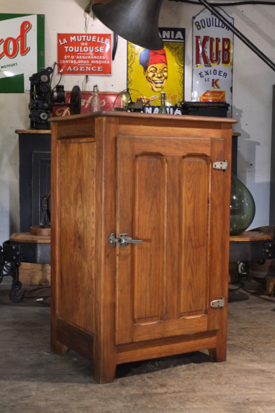 meuble de metier ancienne glacierre boucherie