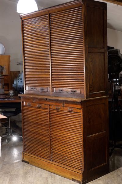 meuble de metier de bureau a rideaux chene ancien 