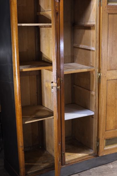 interieur vestiaire ancien chene