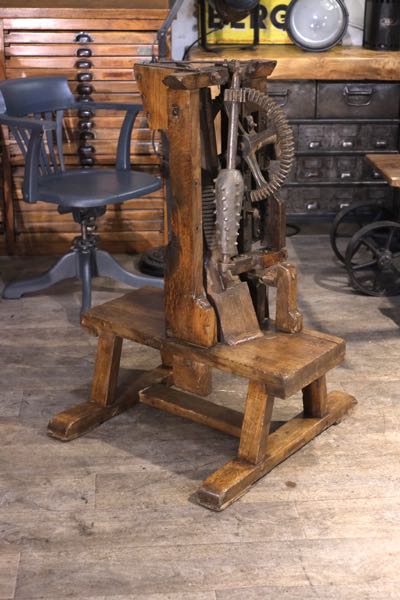 meuble industriel ancien