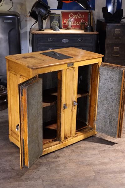 interieur meuble de bistrot vieux